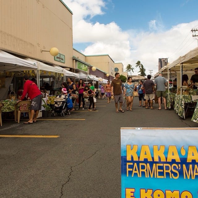Catch the #Kakaako #FarmersMarket and Ward Centers’ #GiveandGet at #WardVillage today!