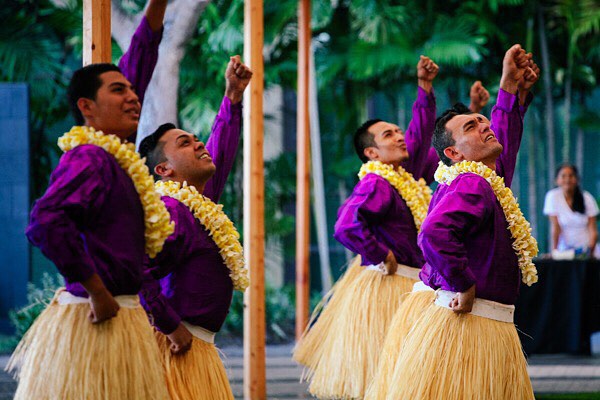 Amidst the holiday hustle and bustle, we’d also like to celebrate our Hawaiian culture. Kona Nui Nights is free, open to the public and will feature mele & hula at the Ward Warehouse amphitheater stage. 12/16 at 6pm. #WeAreWard #WardVillage